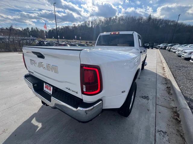 2025 RAM 3500 Big Horn Crew Cab 4x4 8 Box