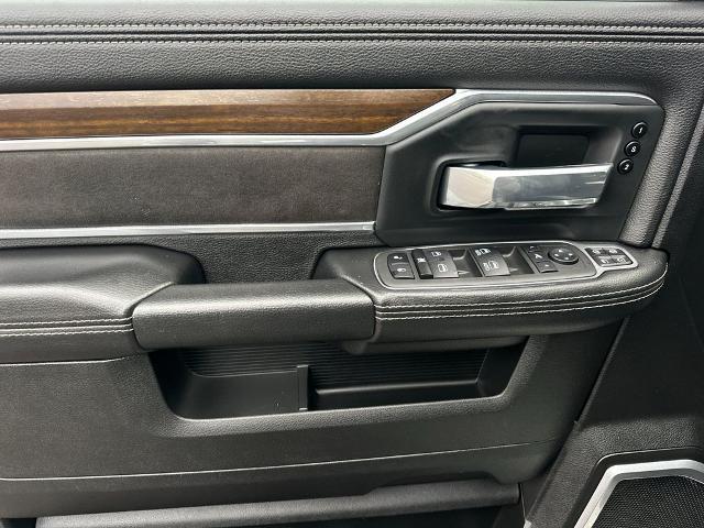 2023 Ram 3500 Laramie Crew Cab 4x4 8' Box