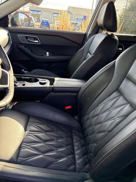 2023 Nissan Rogue Platinum Intelligent AWD 2023 Nissan Rogue Platinum Intelligent AWD