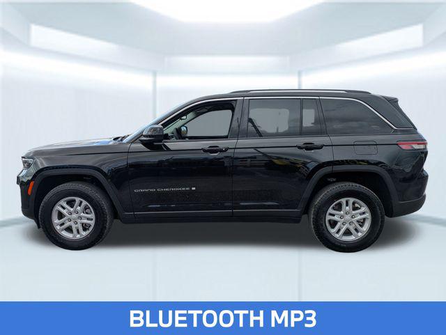 2023 Jeep Grand Cherokee Laredo 4x2