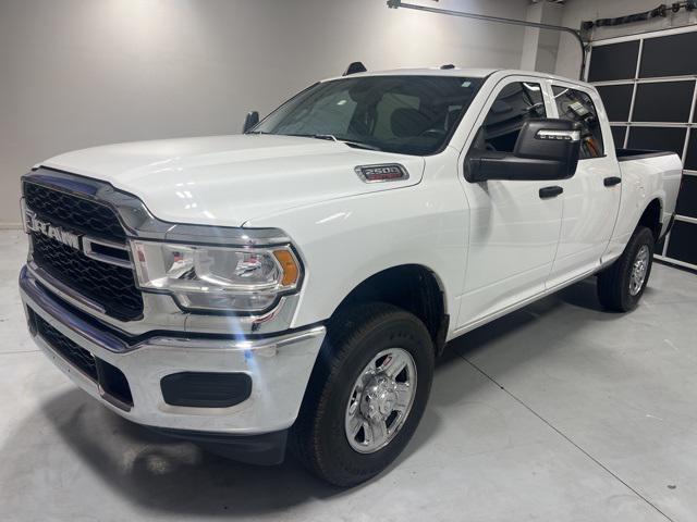 2024 RAM 2500 Tradesman Crew Cab 4x4 64 Box