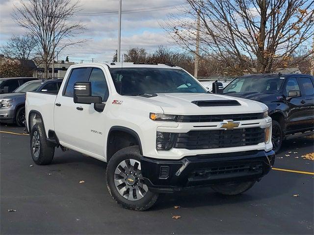2024 Chevrolet Silverado 2500HD 4WD Crew Cab Standard Bed Custom
