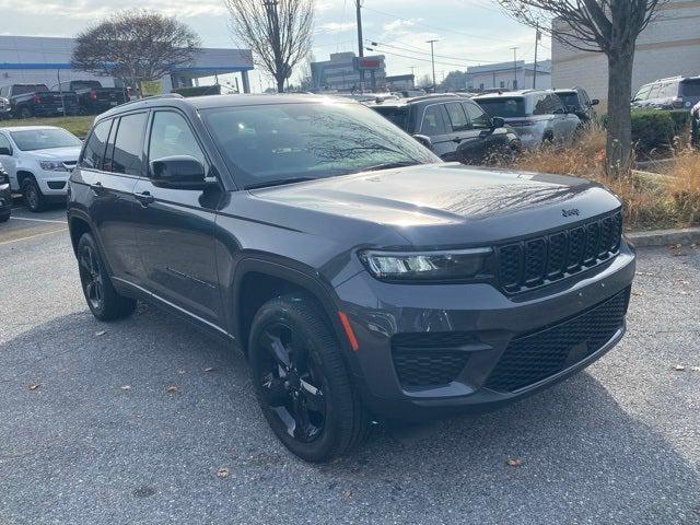 2023 Jeep Grand Cherokee Altitude 4x4 2023 Jeep Grand Cherokee Altitude 4x4