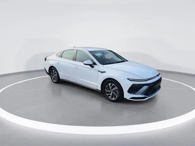 2026 Hyundai Sonata Hybrid Blue