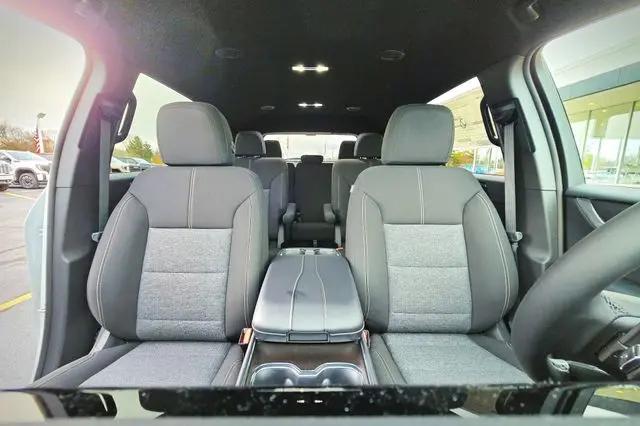 2026 GMC Acadia Elevation FWD