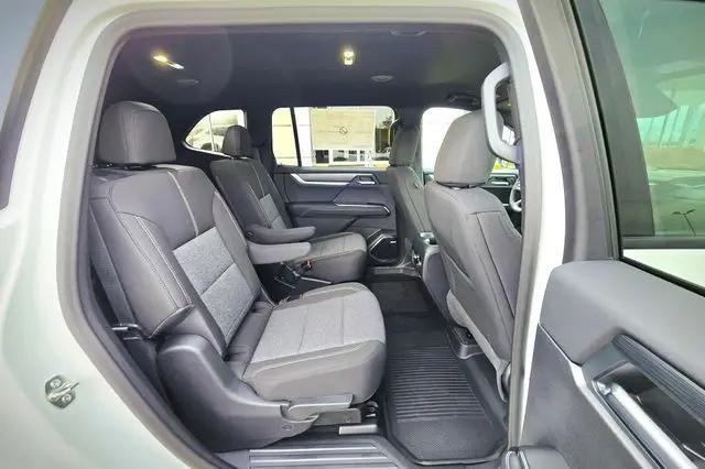 2026 GMC Acadia Elevation FWD