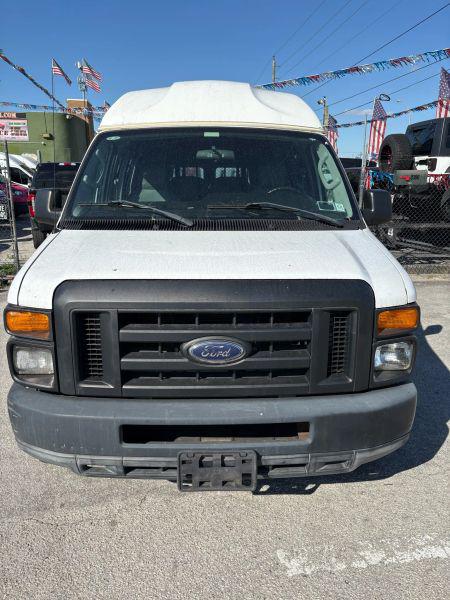 2010 Ford E-250 Base