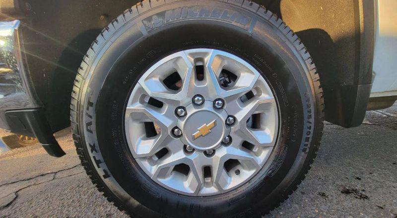 2022 Chevrolet Silverado 2500HD 4WD Crew Cab Standard Bed LT