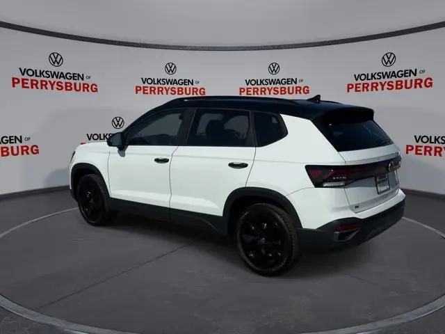 2026 Volkswagen Taos SE Black