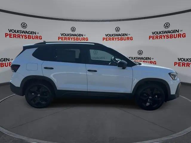 2026 Volkswagen Taos SE Black
