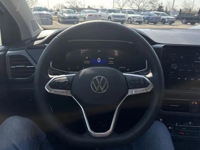 2026 Volkswagen Taos SE Black