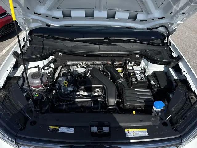 2026 Volkswagen Taos SE Black
