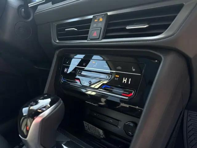 2026 Volkswagen Taos SE Black