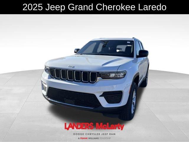 2025 Jeep Grand Cherokee GRAND CHEROKEE LAREDO 4X2