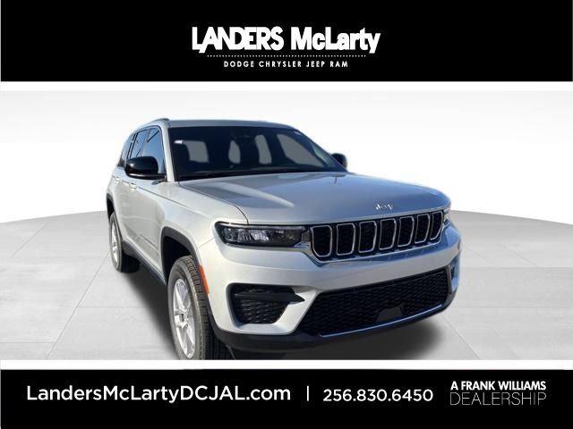 2025 Jeep Grand Cherokee GRAND CHEROKEE LAREDO 4X2