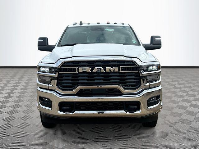 2026 RAM Ram 3500 Chassis Cab RAM 3500 TRADESMAN CREW CAB CHASSIS 4X4 60 CA