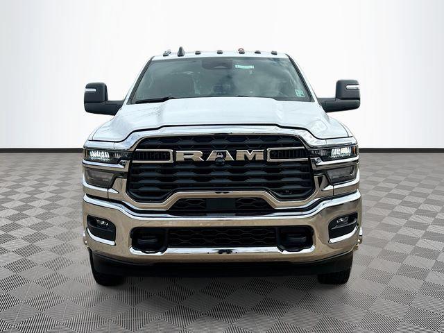 2026 RAM Ram 3500 Chassis Cab RAM 3500 TRADESMAN CREW CAB CHASSIS 4X4 60 CA 2026 RAM Ram 3500 Chassis Cab RAM 3500 TRADESMAN CREW CAB CHASSIS 4X4 60 CA