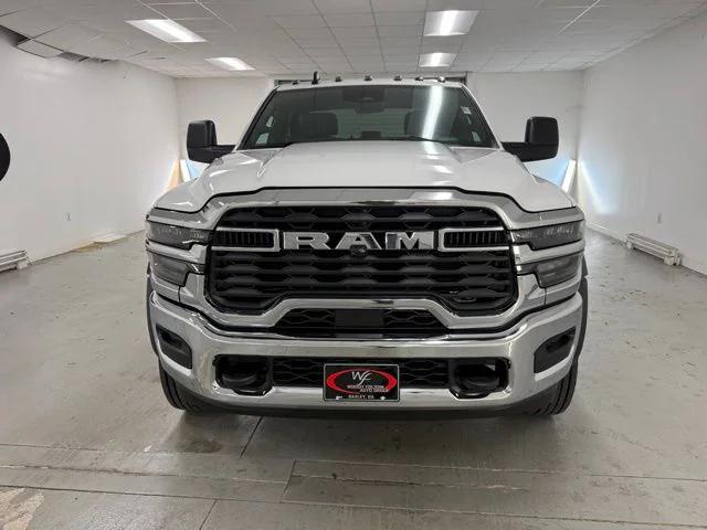 2026 RAM Ram 5500 Chassis Cab RAM 5500 TRADESMAN CHASSIS CREW CAB 4X4 84 CA