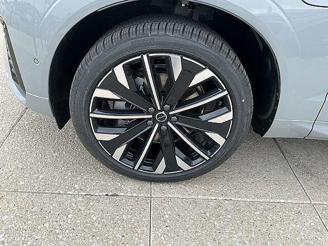 2026 Volvo XC60 Plug-In Hybrid Ultra, T8 AWD Electric/Gasoline, Dark