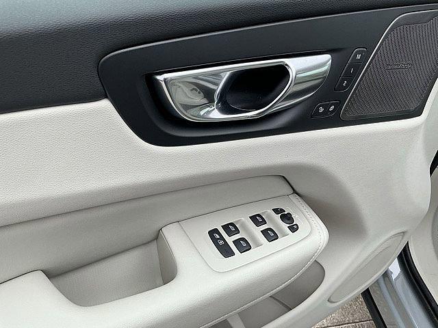 2026 Volvo XC60 Plug-In Hybrid Ultra, T8 AWD Electric/Gasoline, Dark