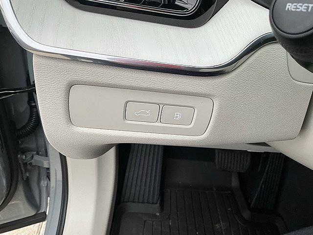 2026 Volvo XC60 Plug-In Hybrid Ultra, T8 AWD Electric/Gasoline, Dark