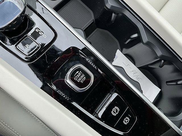 2026 Volvo XC60 Plug-In Hybrid Ultra, T8 AWD Electric/Gasoline, Dark
