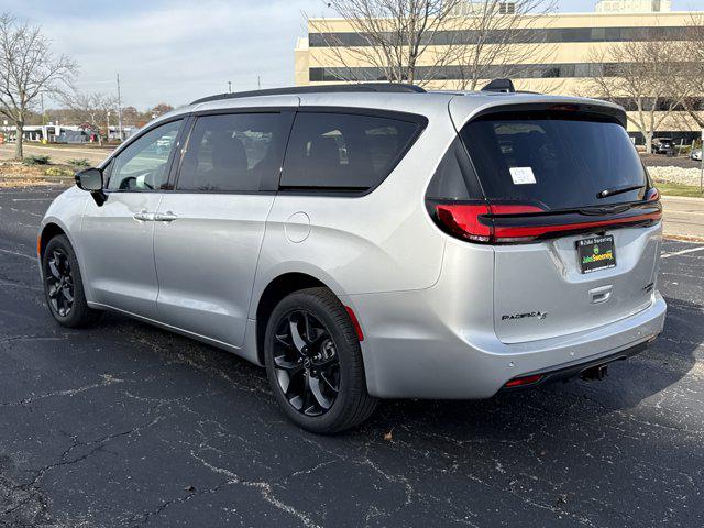 2026 Chrysler Pacifica Limited AWD