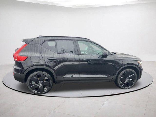 2026 Volvo XC40 B5 Ultra Black Edition
