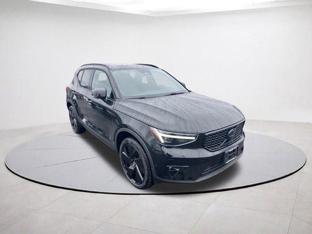 2026 Volvo XC40 B5 Ultra Black Edition