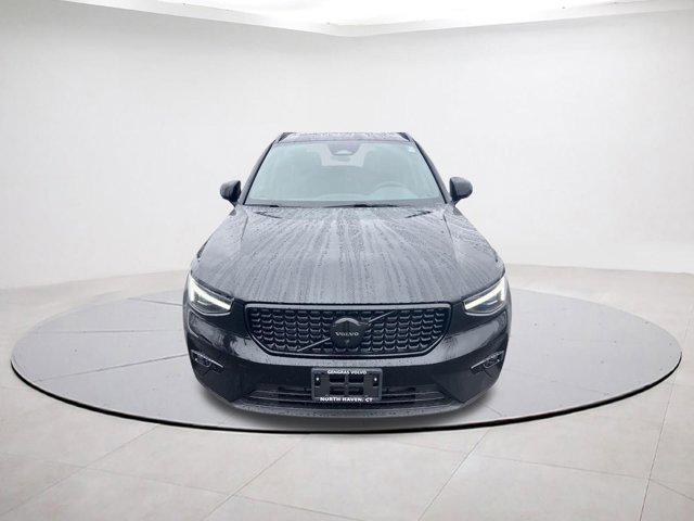 2026 Volvo XC40 B5 Ultra Black Edition