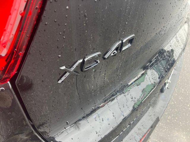2026 Volvo XC40 B5 Ultra Black Edition