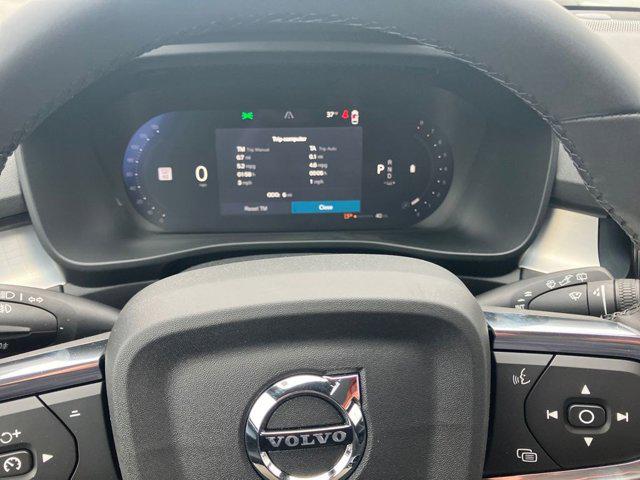 2026 Volvo XC40 B5 Ultra Black Edition