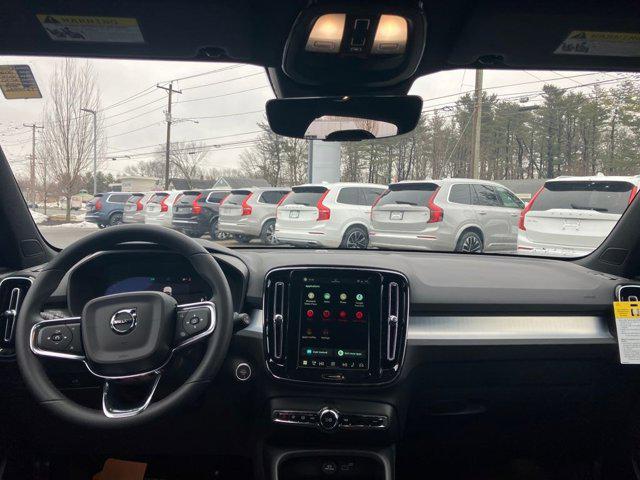 2026 Volvo XC40 B5 Ultra Black Edition