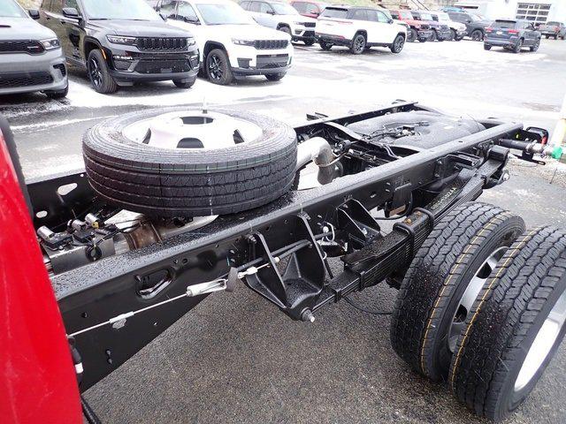 2026 RAM Ram 5500 Chassis Cab RAM 5500 TRADESMAN CHASSIS CREW CAB 4X4 60 CA