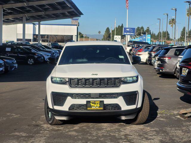 2026 Jeep Grand Cherokee GRAND CHEROKEE LAREDO ALTITUDE 4X2