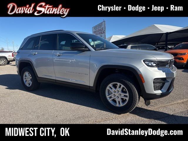 2025 Jeep Grand Cherokee GRAND CHEROKEE LAREDO 4X4