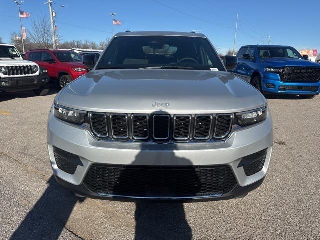 2025 Jeep Grand Cherokee GRAND CHEROKEE LAREDO 4X4