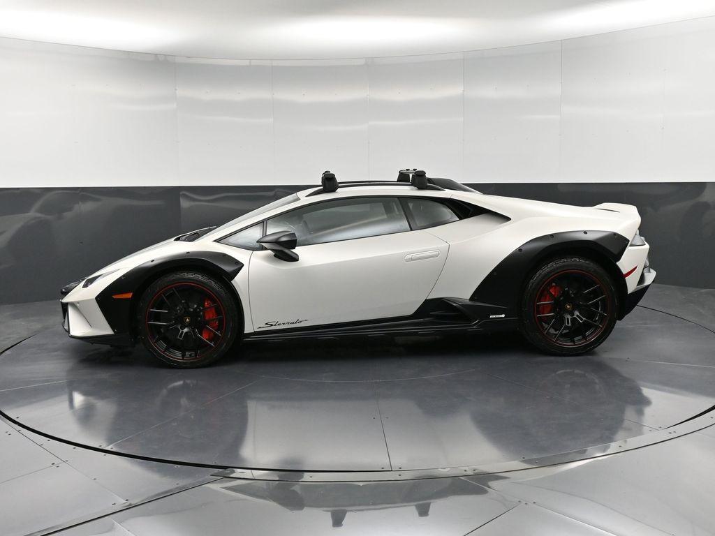 2024 Lamborghini Huracan Sterrato Base photo 3