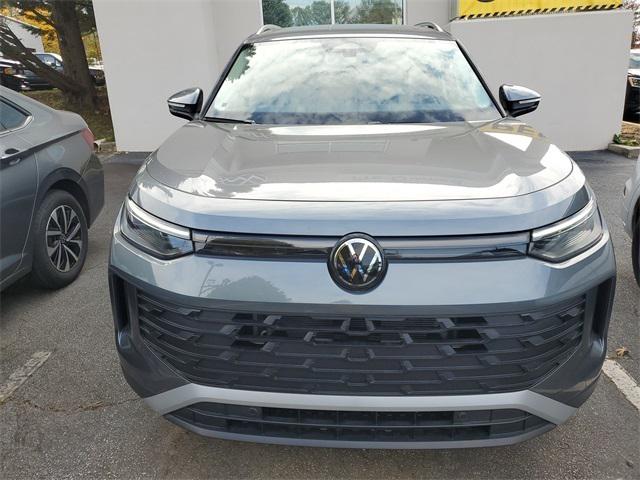 2025 Volkswagen Tiguan 2.0T SE 2025 Volkswagen Tiguan 2.0T SE