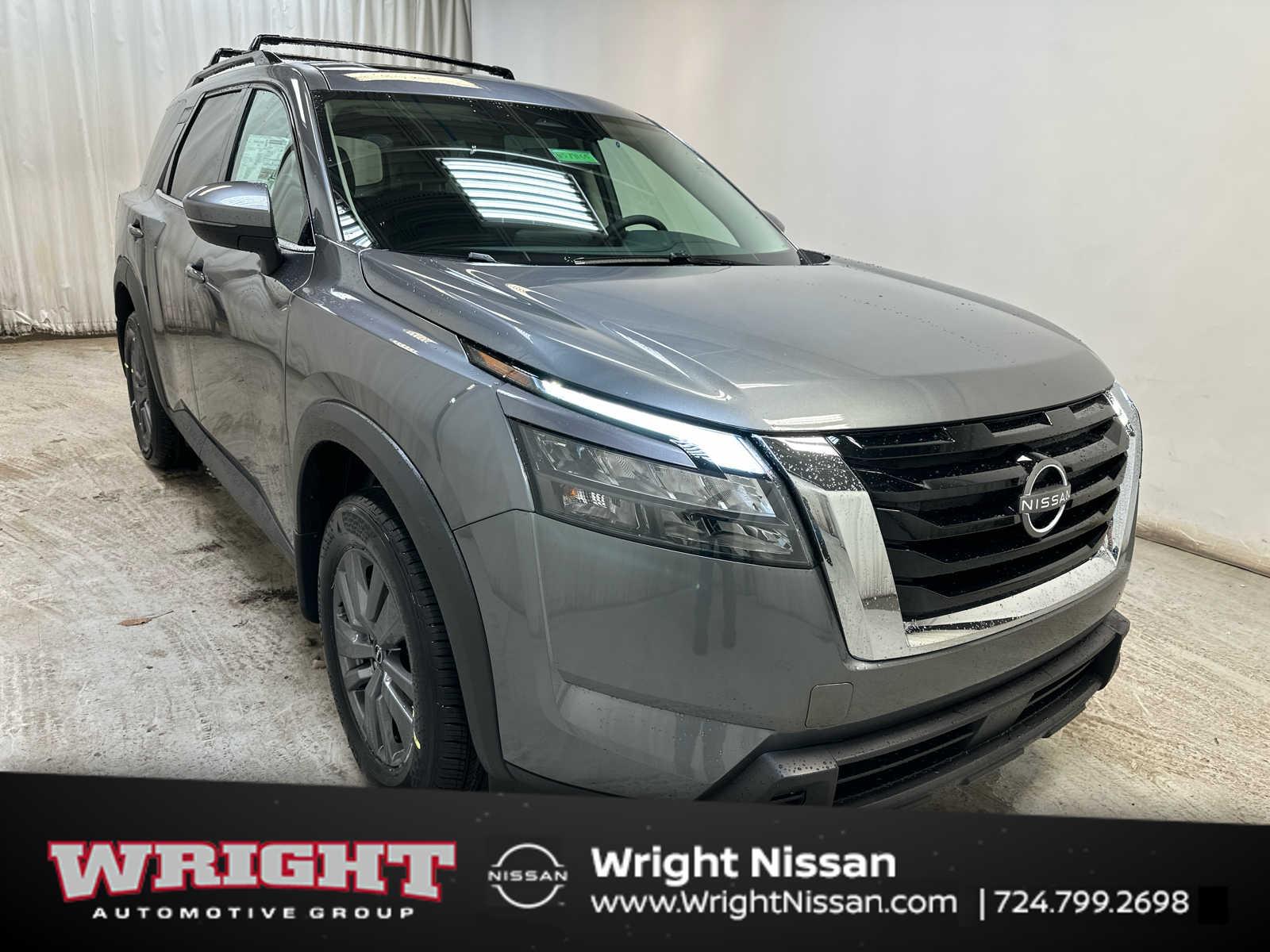 2025 Nissan Pathfinder SV's photo