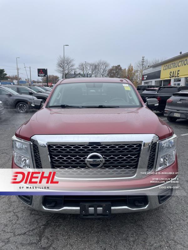 2017 Nissan TITAN SV