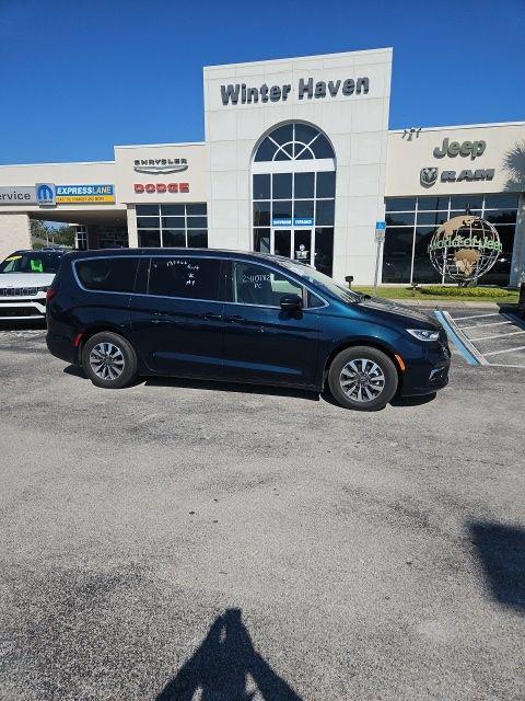 2022 Chrysler Pacifica Hybrid Touring L