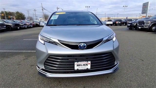 2025 Toyota Sienna Limited