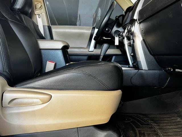 2017 Toyota 4Runner SR5 2017 Toyota 4Runner SR5