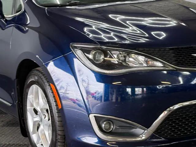 2017 Chrysler Pacifica Touring-L 2017 Chrysler Pacifica Touring-L