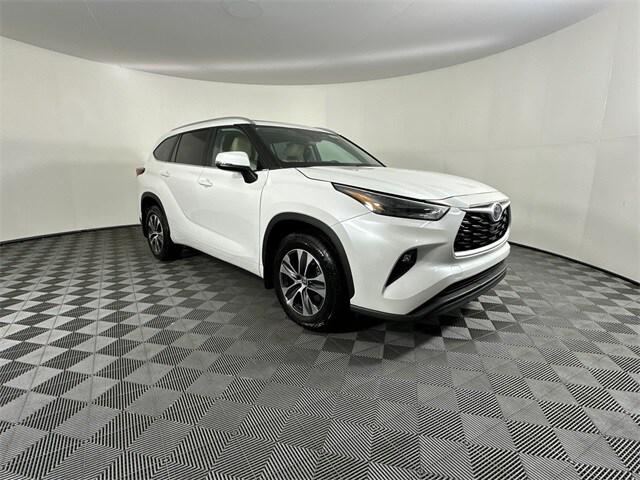 2023 Toyota Highlander Hybrid XLE