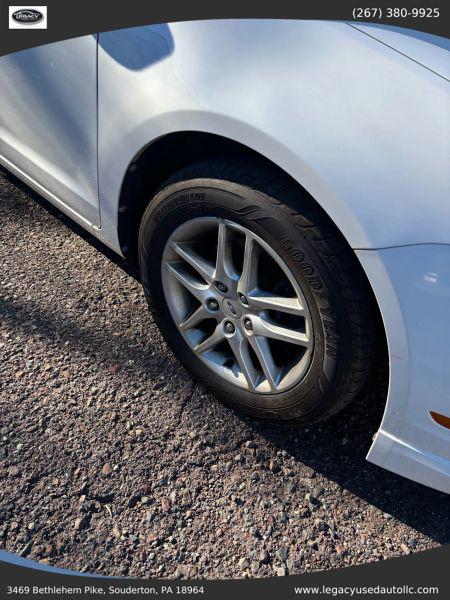 2011 Ford Fusion S