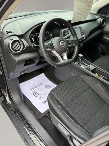 2022 Nissan Kicks SV Xtronic CVT