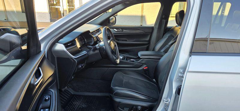 2025 Jeep Grand Cherokee L Altitude 4x4