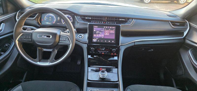 2025 Jeep Grand Cherokee L Altitude 4x4